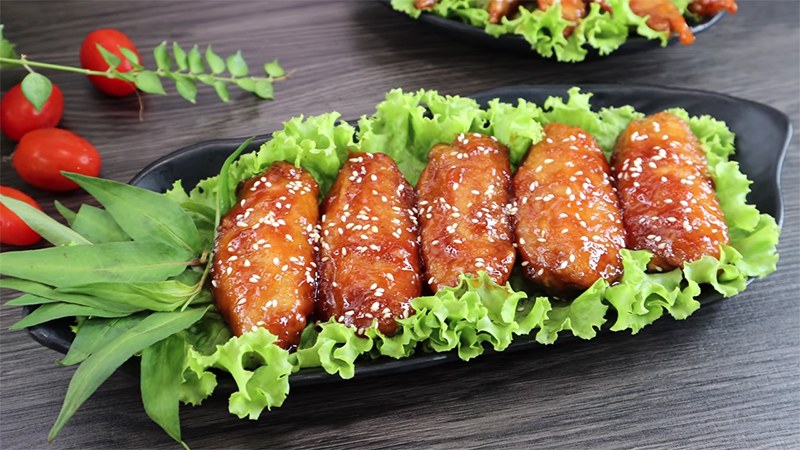 Thành phẩm món cánh gà chiên giòn sốt me