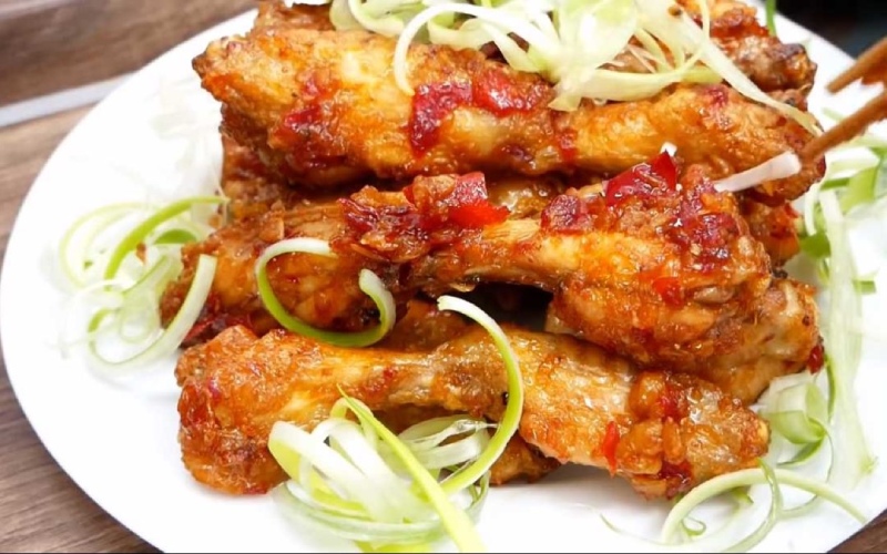 Dĩa gà chiên mắm bơ tỏi