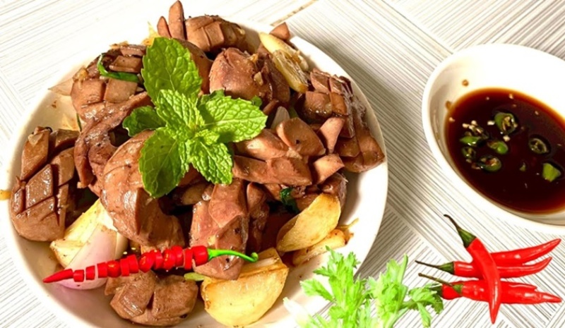 Món cật heo cháy tỏi thơm ngon