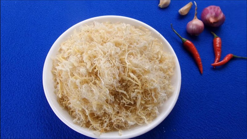 Hoàn thành món chà bông gà thơm ngon