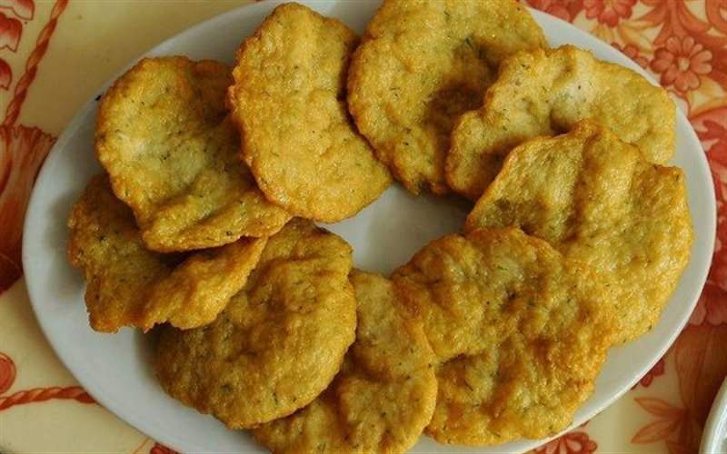 Miếng chả cá chay từ củ năng giòn rùm, bùi ngọt