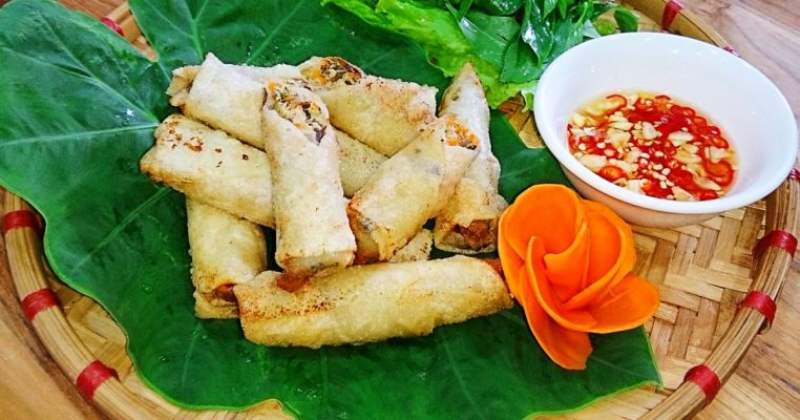 Công đoạn pha nước mắm chay