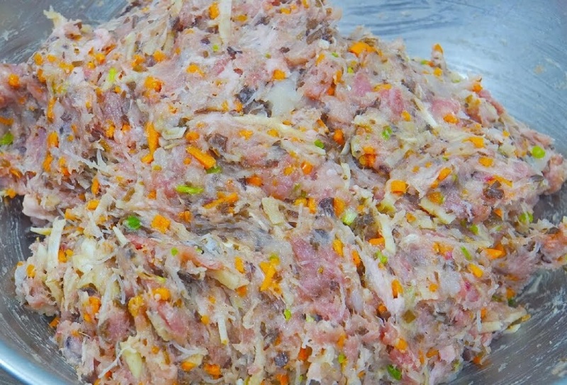 Hỗn hợp nhân chả giò sau khi trộn đều