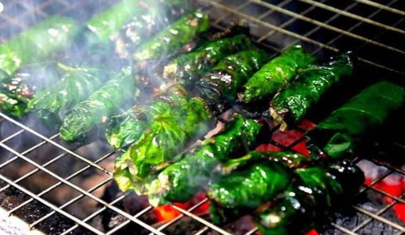 2 cách nướng chả trên lửa than chín ngon