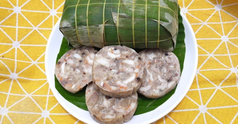 Chả lạnh được cắt khúc