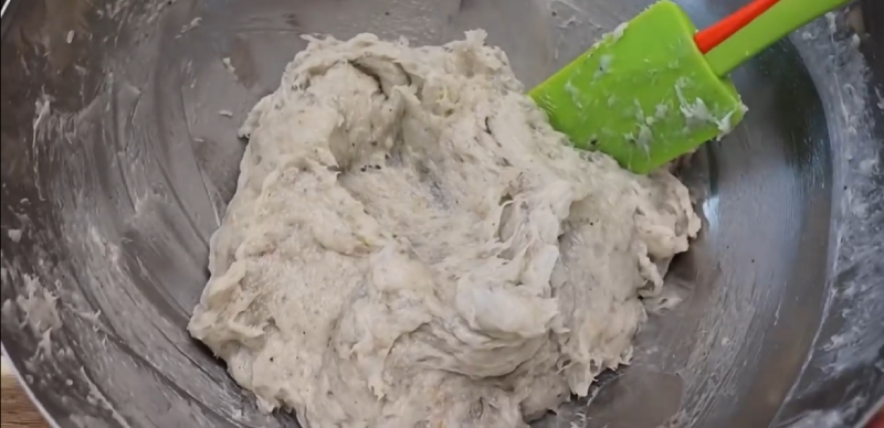 Hỗn hợp tôm xay trộn cùng mỡ heo