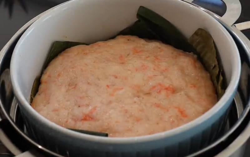 Hấp chả tôm trong khuôn