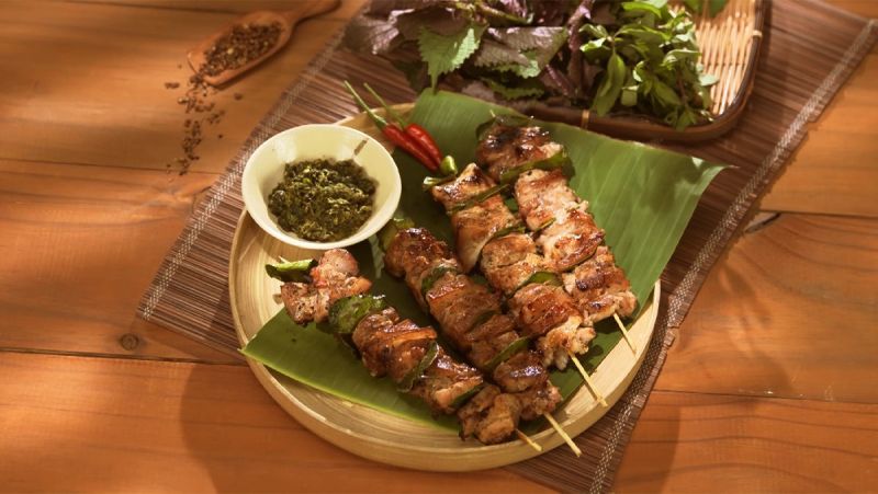 Thịt nướng chấm cùng chẩm chéo