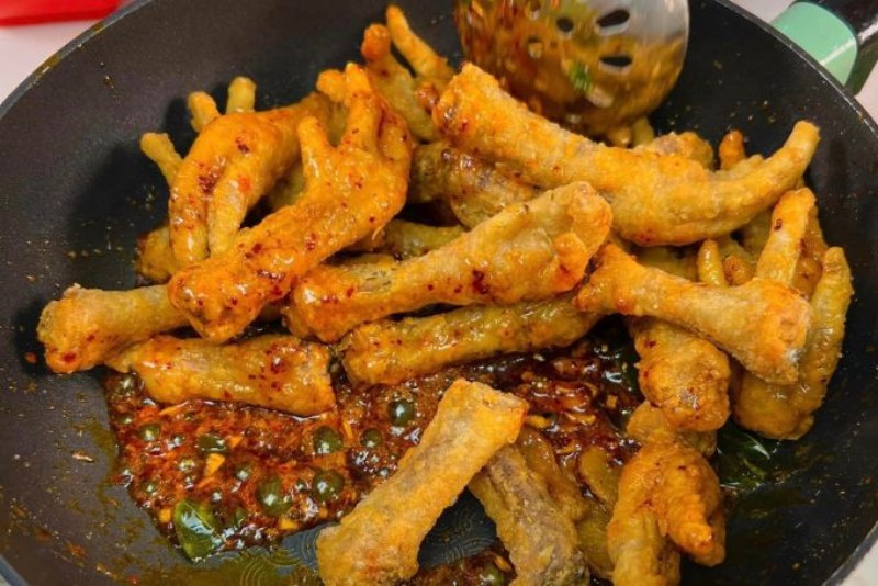Rim nước mắm với chân gà