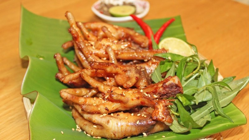 Thành phẩm món chân gà nướng sa tế