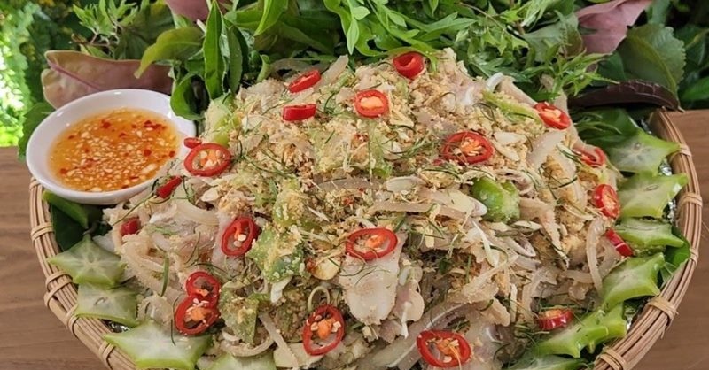 Món chao tai heo trộn xoài xanh