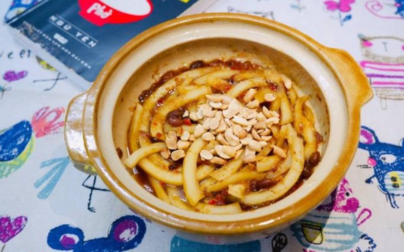 Món cơm dừa kho chay tiêu nước tương thơm ngon hấp dẫn