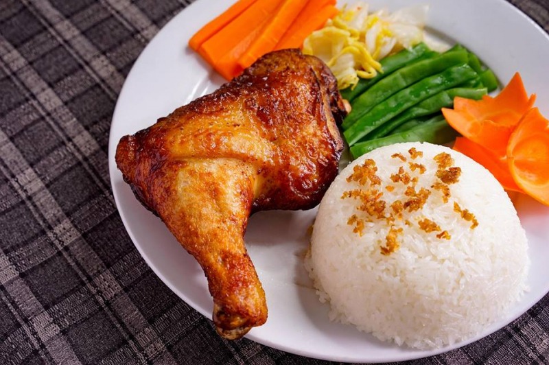 Thành phẩm món cơm tấm gà nướng đúng điệu