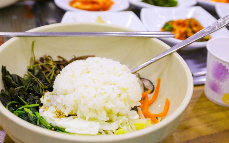Mẹo nhỏ lưu ý khi làm cơm trộn ngon chuẩn vị