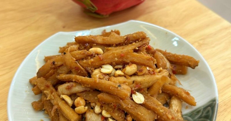 Tiến hành củ cải khô xào sả ớt đậu phộng chay
