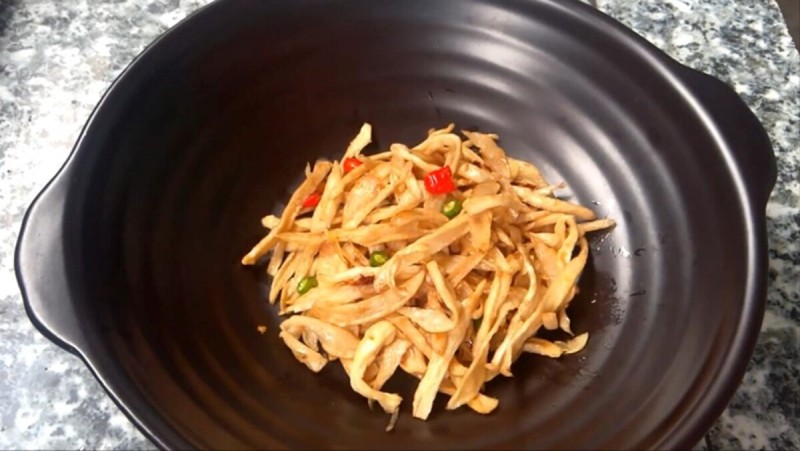 Thành phẩm củ cải khô xào chay hấp dẫn