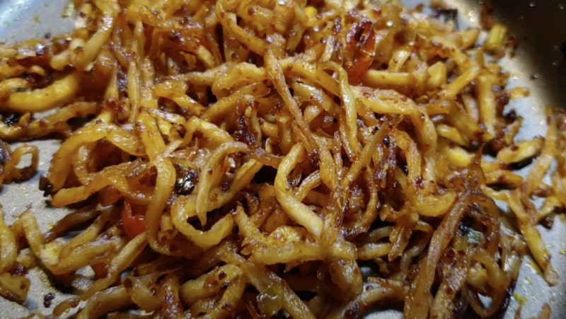 Những chú ý khi xào củ cải khô
