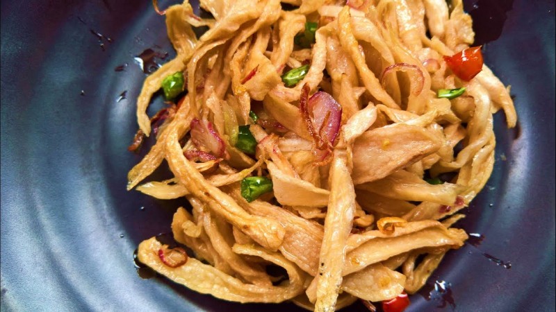 Tiến hành làm củ cải khô xào chay