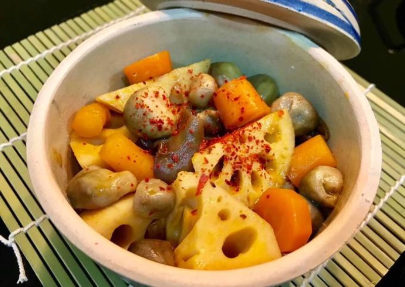 Thành phẩm món củ sen kho nấm chay hấp dẫn