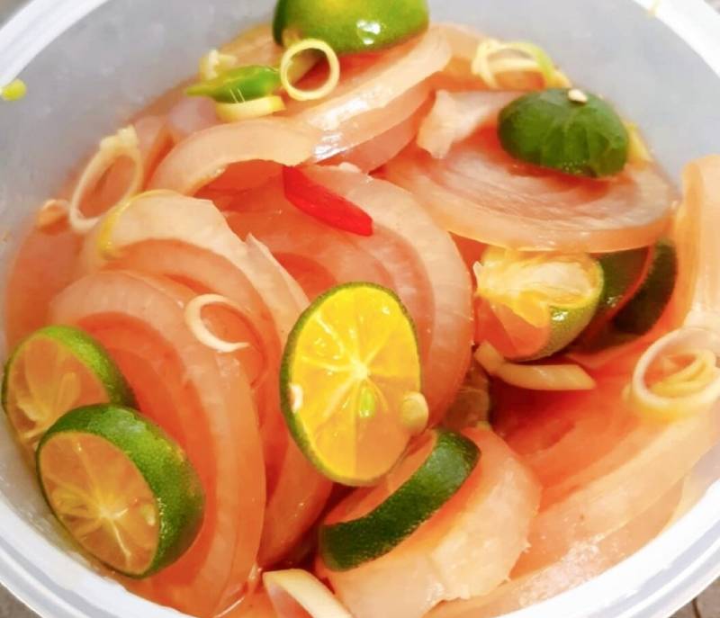 Các lưu ý khi chế biến da heo ngâm sả tắc