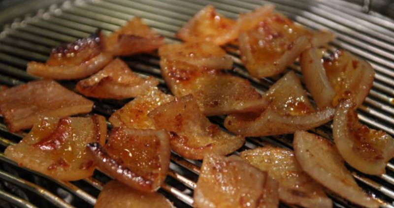 Da heo nướng muối ớt sau khi chín đều thơm ngon