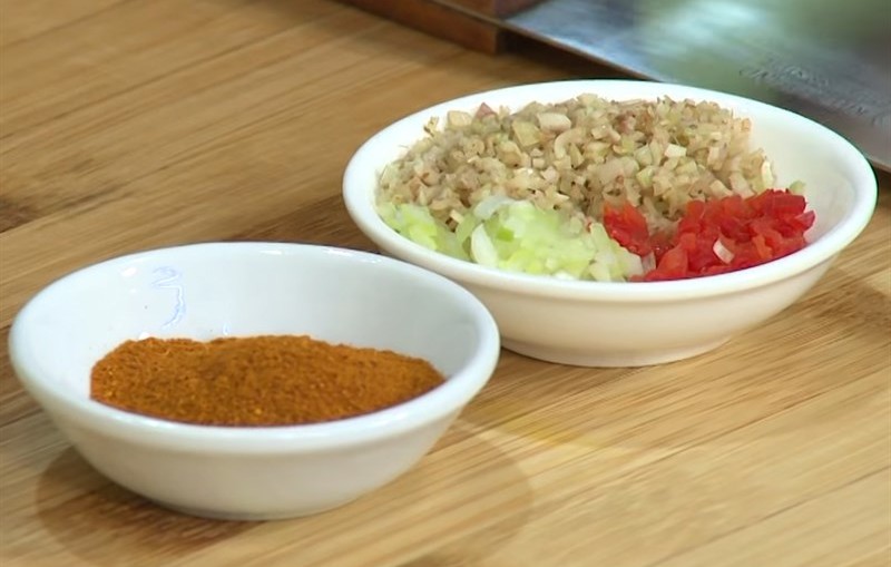 Sơ chế nguyên liệu làm đậu hũ kho cà ri