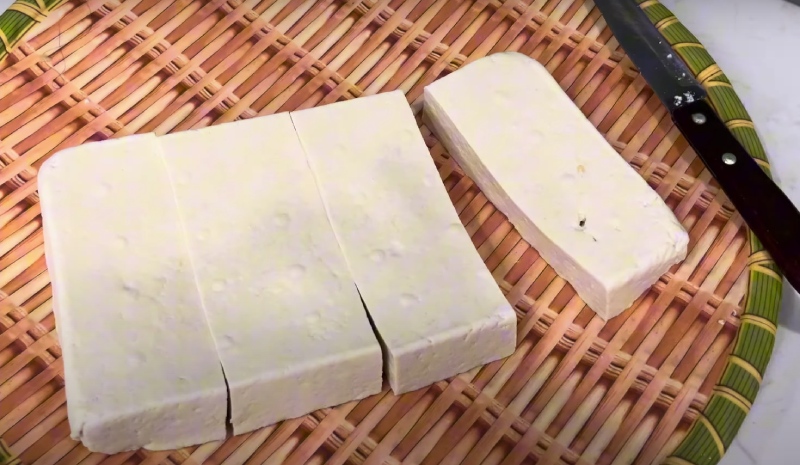 Đậu hũ cắt miếng