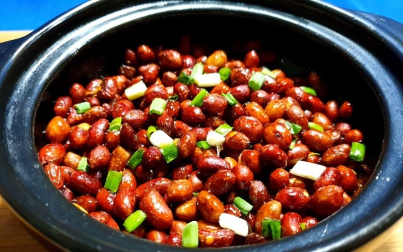 Công đoạn làm đậu phộng kho quẹt