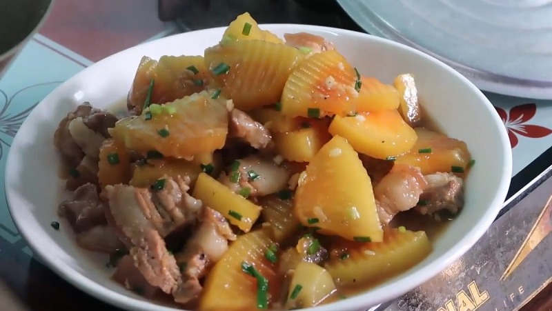 Thành phẩm dĩa đu đủ kho thịt heo thơm ngon