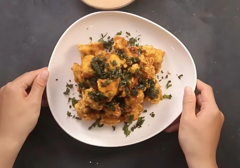 Lắc gà với bột ngũ vị