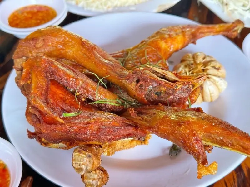 thành phẩm gà nướng ô thum bằng lò nướng cực kỳ thơm ngon