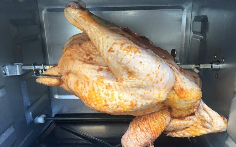 nướng gà và điều chỉnh nhiệt độ thích hợp