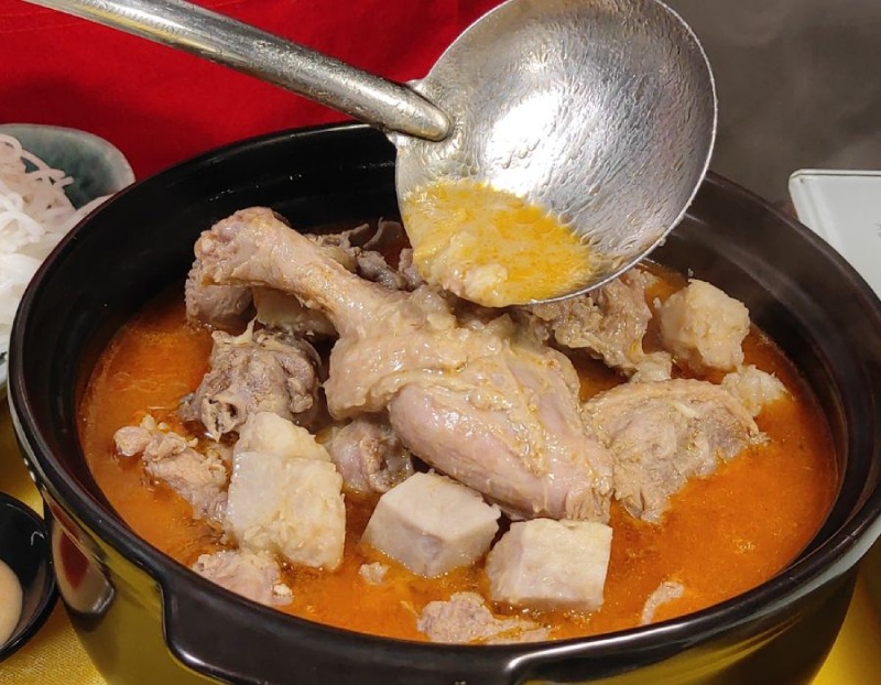 Món gà hầm chao