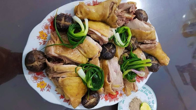 Thành phẩm món gà hấp hành thơm ngon
