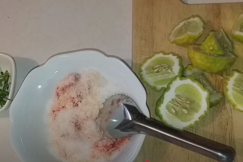 Công đoạn làm nước ướp gà