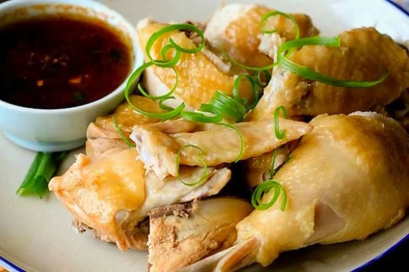 Thành phẩm gà hấp rượu vang