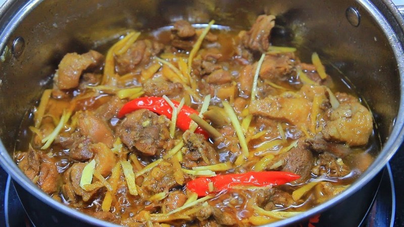 Thành phẩm món gà kho gừng thơm ngon đậm vị
