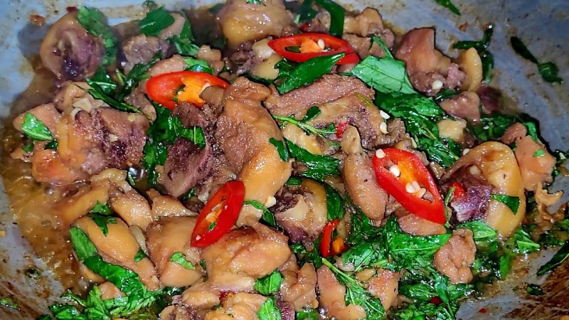 cách làm gà kho rau răm thơm ngon đậm vị