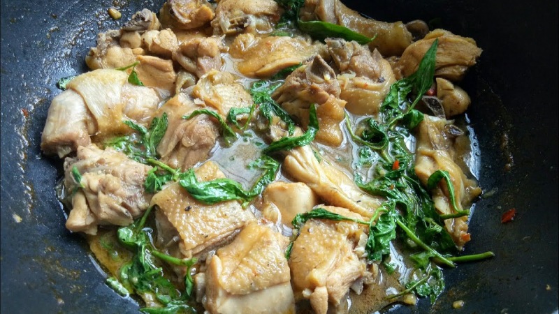mẹo để làm món gà kho rau răm thêm chuẩn vị