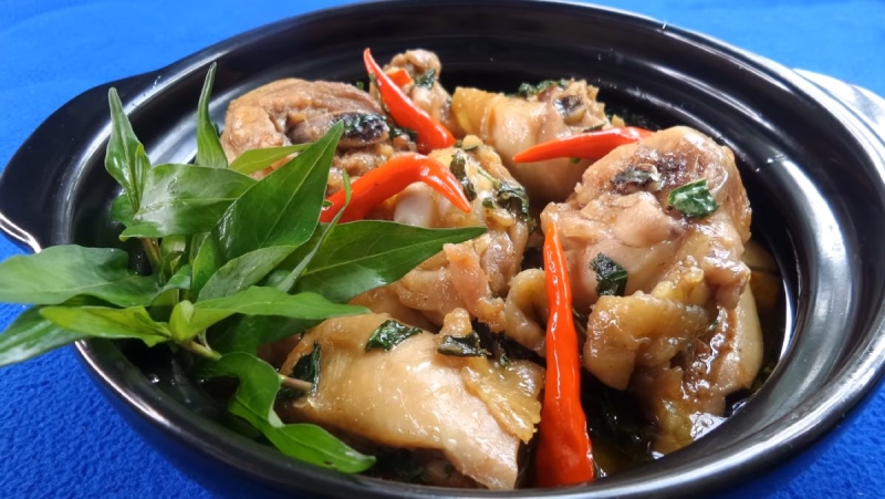 hoàn thành món gà kho rau răm thơm ngon chuẩn vị