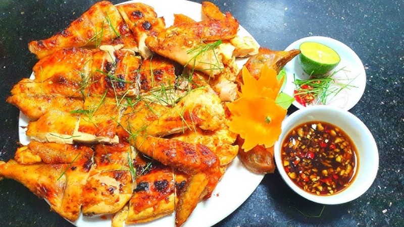 gà nướng lá chanh thơm lừng cực hấp dẫn