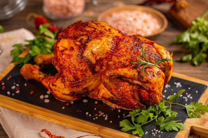 Gà nướng lu thơm ngon, màu sắc hấp dẫn