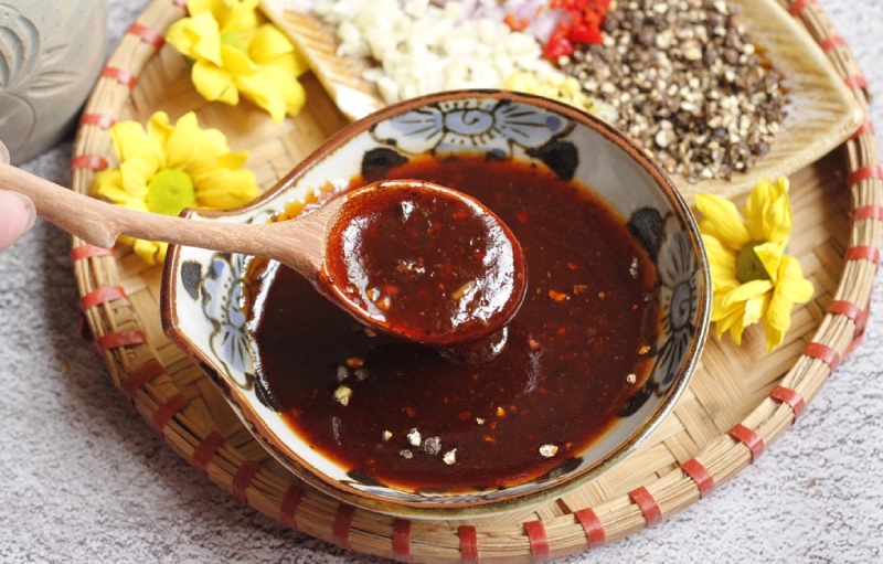 Nước sốt tiêu đen đặc sánh, cay nồng hấp dẫn