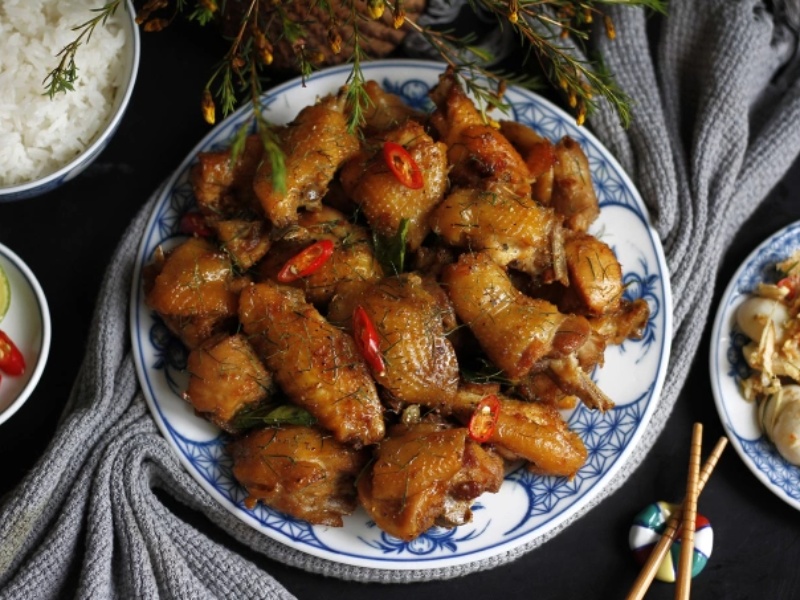 Những lưu ý khi chế biến món gà rang lá chanh