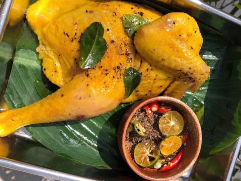 Bí quyết lựa nguyên liệu tươi cho gà ủ muối