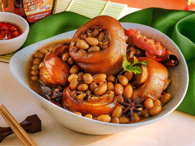 Món giò heo kho đông cô