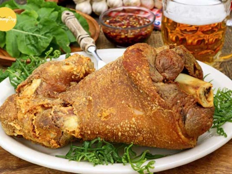 Chân giò chiên vàng giòn hấp dẫn