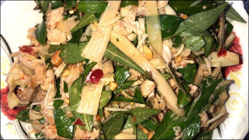 Món gỏi bắp chuối thịt heo thanh đạm