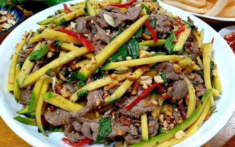gỏi bò xoài xanh chua ngọt hấp dẫn