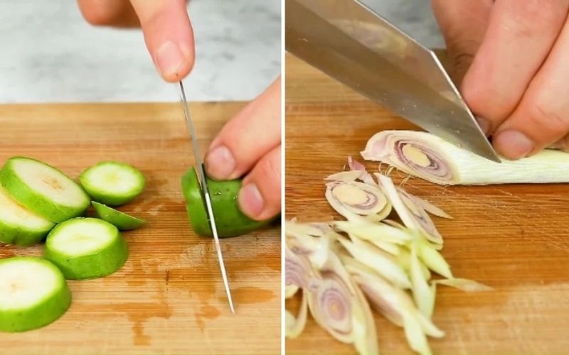 Sơ chế sả và cóc bao tử bằng cách thái lát mỏng để trộn gỏi